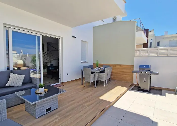 Bella Anna 데니아